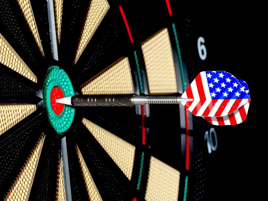A single arrow hitting the exact center of an archery target, symbolizing the precision of the goal setting guide.